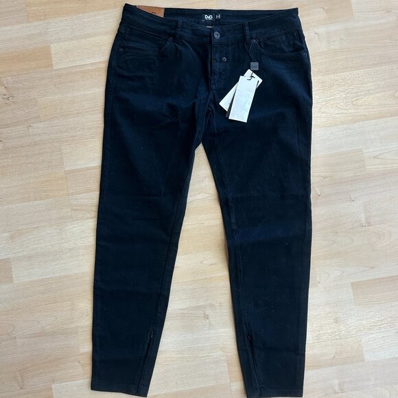 Dolce & Gabbana Pretty Jeans NWT 32 Tight Fit Black Zipper Ankle - Picture 1 of 10